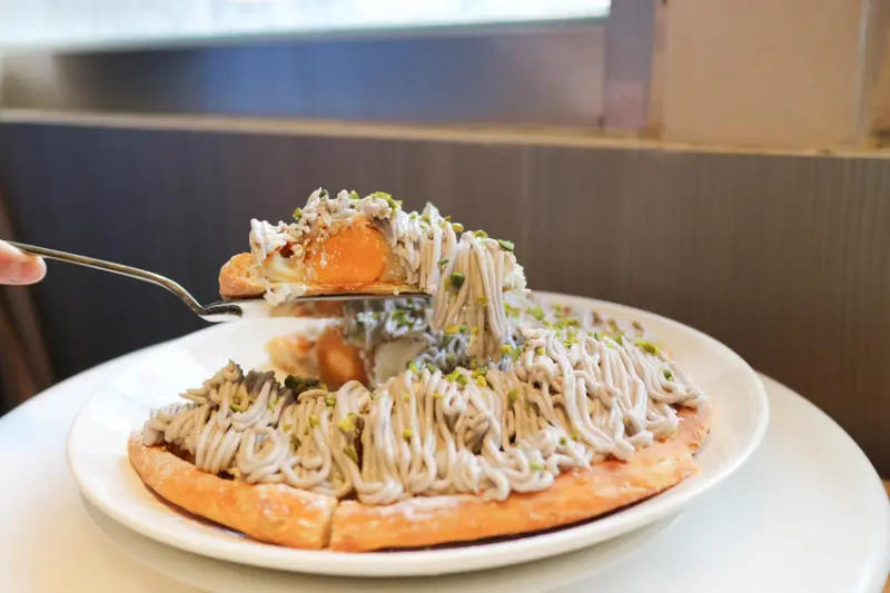 (松江南京站)義大利米蘭手工窯披薩 ,誰說中秋只能吃月餅,芋泥,蛋黃,鳳梨也能搭配跟PIZZA一起吃,中山區聚餐,約會