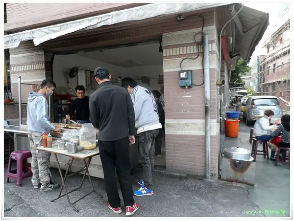 高雄=<食>下午茶嗎?吃吃黑仕香腸如何=