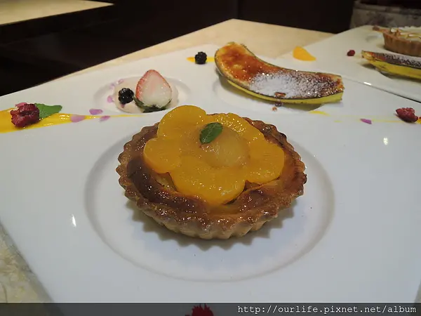 台中．精緻氣派貴婦級檸檬塔@CV Black Angel黑色天使甜點專賣店