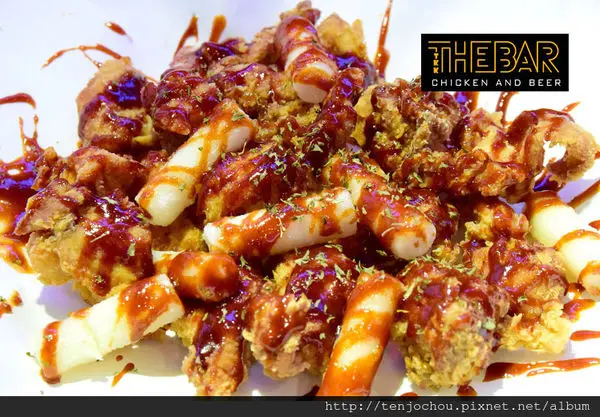 花花，甲飽沒【台北食記】TKK the BAR 東區平價韓風酒吧推薦！老品牌玩出新價值 頂呱呱好吃炸雞