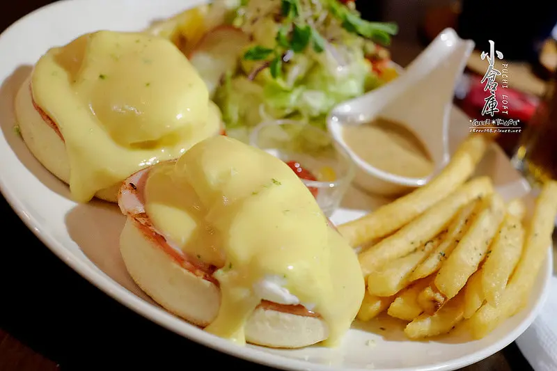 ▶【新北-板橋】小倉庫Puchi Loft。☞ 經緻早午餐推薦（黑麥菇菇蜜汁烤雞堡）