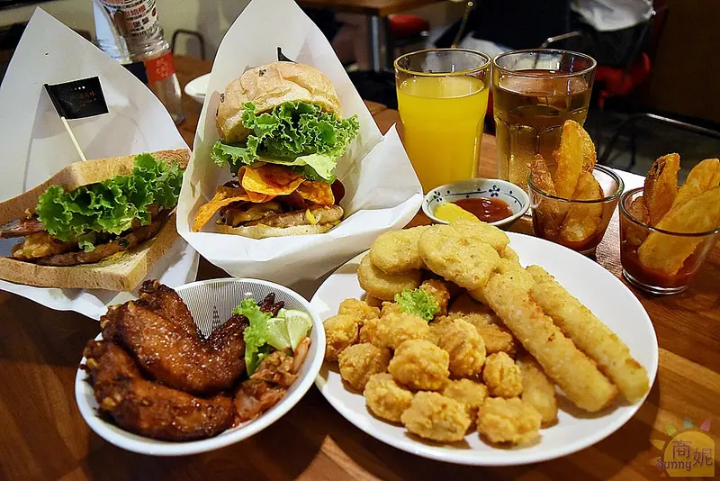 逢甲美食推薦。Offer Make造堡。DIY選料自己造堡。新奇有趣又有驚喜美味天天吃都不膩@sunnuy吃喝遊樂