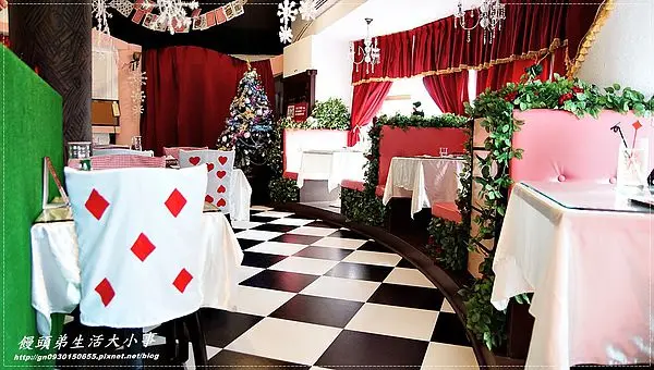 【食記/台北市】走進童話世界裡～愛麗絲夢遊仙境                
      