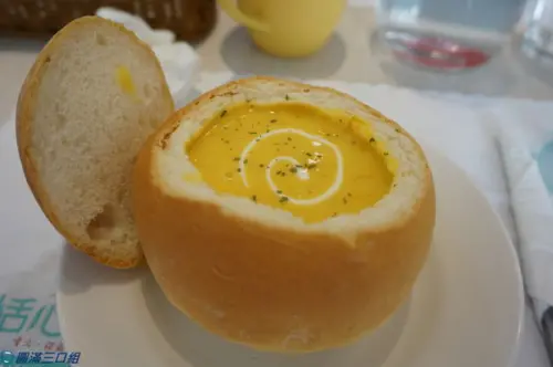 【食記】台中西區_恬心朵朵@感受純潔的白色魅力 享受慵懶的自在時光