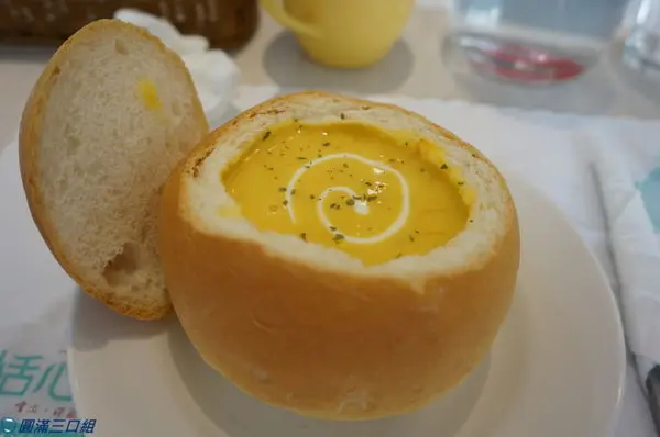 【食記】台中西區_恬心朵朵@感受純潔的白色魅力 享受慵懶的自在時光