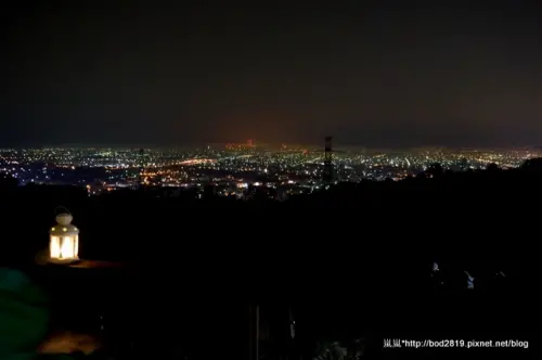 【台中沙鹿】MITAKA 3e CAFE－廣闊夜景一覽無遺，約會首選(近靜宜大學、鬆餅、咖啡)