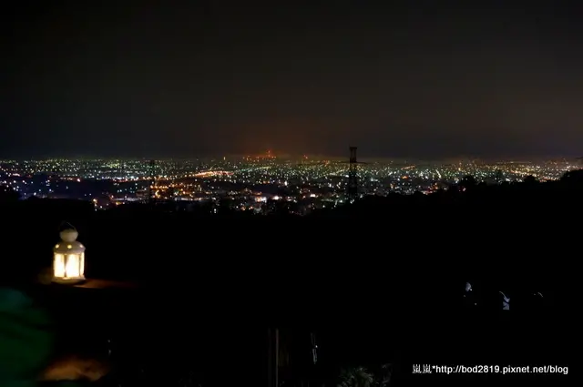 【台中沙鹿】MITAKA 3e CAFE－廣闊夜景一覽無遺，約會首選(近靜宜大學、鬆餅、咖啡)