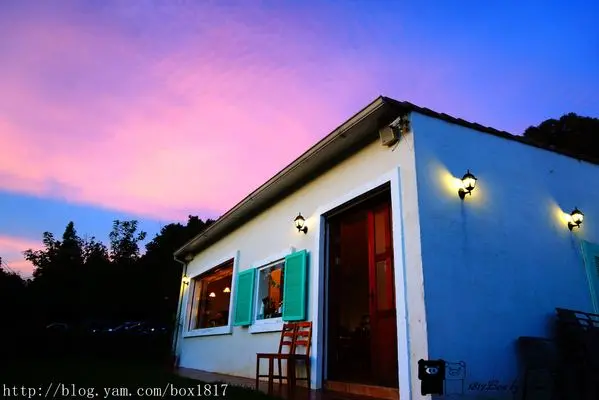 【台中。沙鹿】MITAKE 3e CAFE。咖啡。雜貨。夕陽。夜景