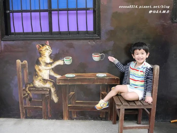 【雲林虎尾】充滿童話趣味的3D立體貓咪彩繪村♥頂溪社區 屋頂上的貓♥