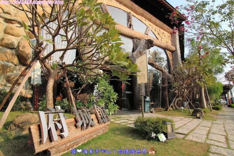 【台南】寓教於樂~漂流木打造魚的圖書館ღ虱目魚主題館(府城館旗艦店)