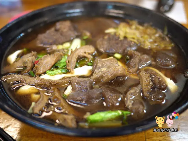 
【台中青海路】劉記牛肉麵的三寶牛肉麵
