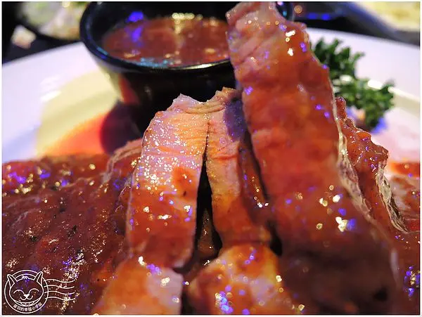 【星羽是吃貨-台南】現場演唱熱鬧滾滾，餐點美味超乎預期~飛魚音樂餐廳。