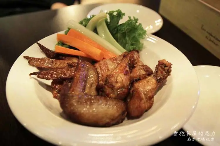 『食記』高雄左營。啤酒肚讓你飽足肚皮大滿足，繼續養肥啤酒肚