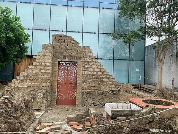 竹北特色景點　客家文化保存區　新瓦屋　探索歷史　挖寶小店　欣賞藝術與荷花　文化傳承　親子寵物友善