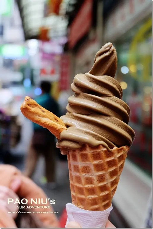 ▋〈西門町 美食〉。不想追7-11、全家冰淇淋? 客製化的手作抹茶霜淇淋♥ 抹茶巧克力、高粱酒花生、哇沙米起士、伯爵鮮奶茶、玫瑰起士 (#抹茶霜淇淋 #全家冰淇淋 #三訪冷之果)▋4/27更新