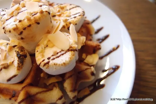 【台北東區】MR.PAPA WAFFLE&CAFE 比利時鬆餅專賣店（明耀店）－鬆餅果然美味，口味選擇多且價位平價！