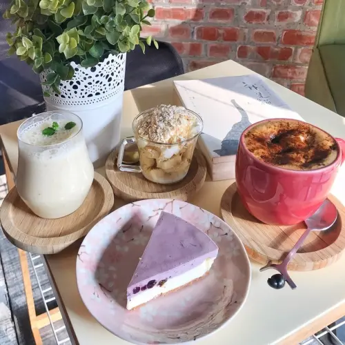 推薦咖啡店─氣氛超好~~~ 一三食 Kenny Café / 独立・カフェ─【美食】彰化和美