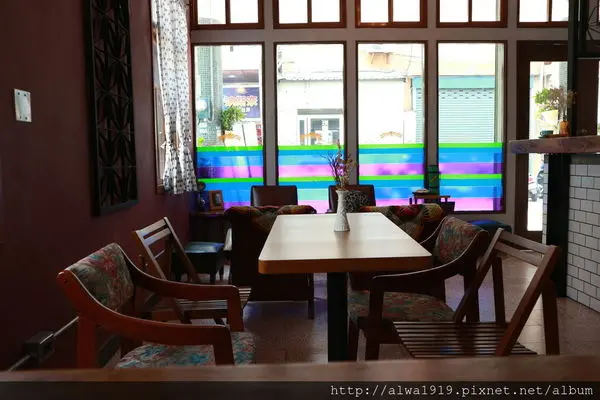 【苗栗下午茶】新興大旅社THE SPOT COFFEE CO.│幸福旅店的光陰故事│穿越時空愛上咖啡香│跟著電影去旅行│ 苗栗火車站附近