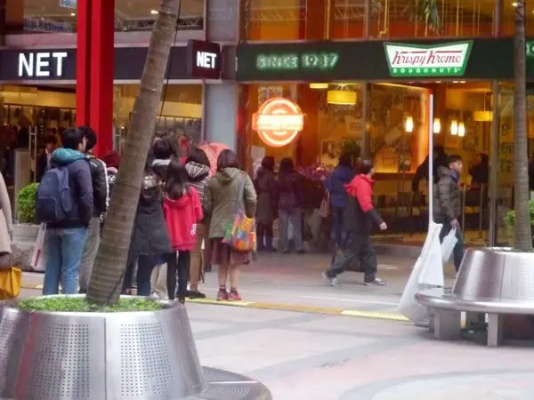 Krispy Kreme甜甜圈 台灣首店              