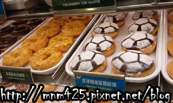 ＊台北～Krispy Kreme信義威秀店，6/12~7/14足球限定版甜甜圈＊