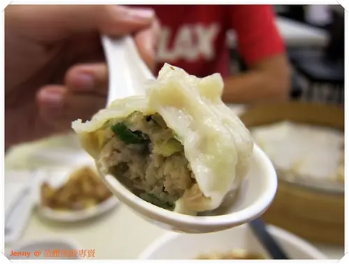 高雄=<食>蒸饡蒸餃專賣 中讓人滿足的酸辣湯 大推啊=