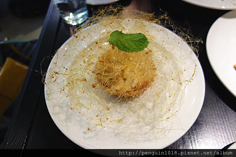 【台北】花徑開咖啡館；漂亮的甜點點亮少女心，英國加港式風格的異國風下午茶。