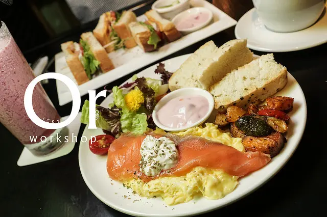 [食記]台北東區 彷如掉入歐洲氣氛 天然健康手作餐點 經典BLT三明治不手軟的搭配一禾堂吐司-花徑開咖啡館 