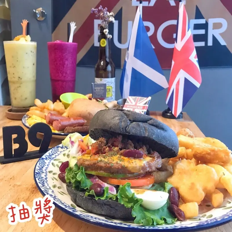 抽獎！！台中也有英式早午餐啦~ 哈利波特場景直接搬出來 ● BurgerBus漢堡巴士 | 台中旱溪夜市美食