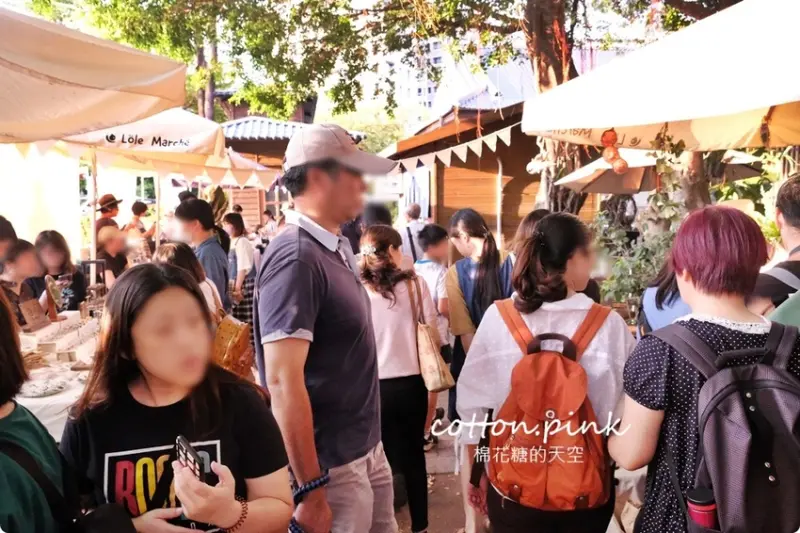 只有一天！台中小蝸牛市集不一樣！這次主角換毛孩～眾奴才們還不快伺候主子著裝出門 - 棉花糖的天空