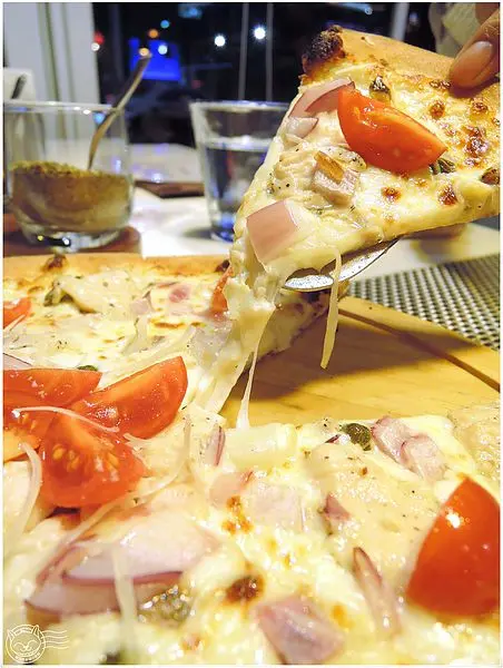 【星羽是吃貨-台中】餐點用心好吃服務佳，魔術似的海鮮沙拉大份量吃到翻肚~Casa-Mago可薩瑪果義饗空間