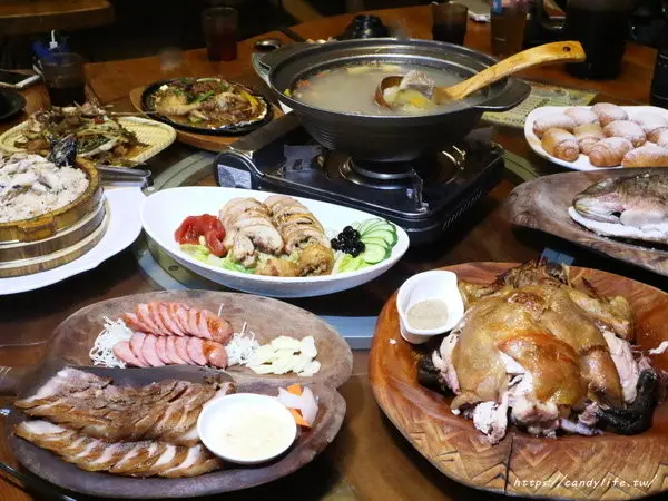 台中美食│城市部落原住民風味餐廳台中店〃隱身在喧嘩都市裡的城市部落，創意特色原住民料理讓你驚喜連連～        
      