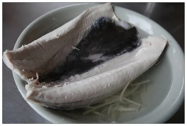 【台北中山區】興安街小吃-肥到不像話的虱目魚肚太犯規♣三元六虱目魚湯♣