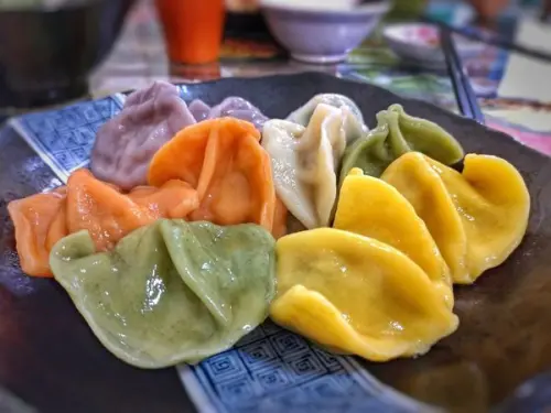 【桃園｜大溪美食】餃頭老大｜CP值高五色開運餃，繽紛元寶過好年