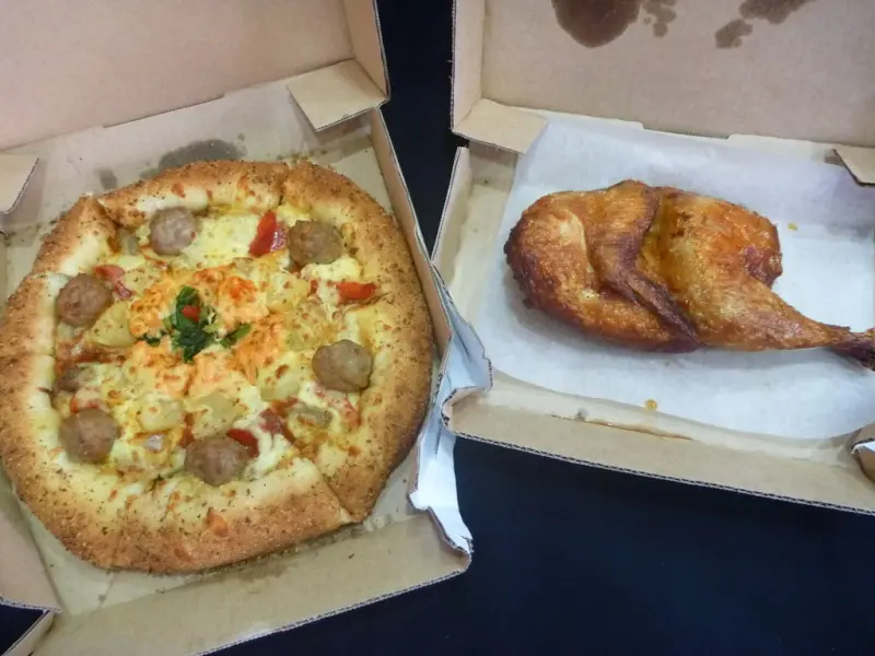 【試吃】新體驗帕瑪滋心龍蝦霸丸比薩、鴻運香汁雞-達美樂