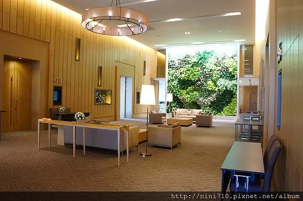 聖誕跨年好去處~台中太超過日月千禧酒店輕旅行 五樓行政俱樂部整天讓你吃到飽(訂行政客房讓你省下晚餐錢的小撇步)