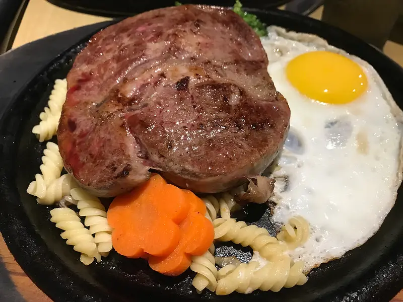 [新北] 亞東捷運~厚切牛排~CP值超高的排隊牛排