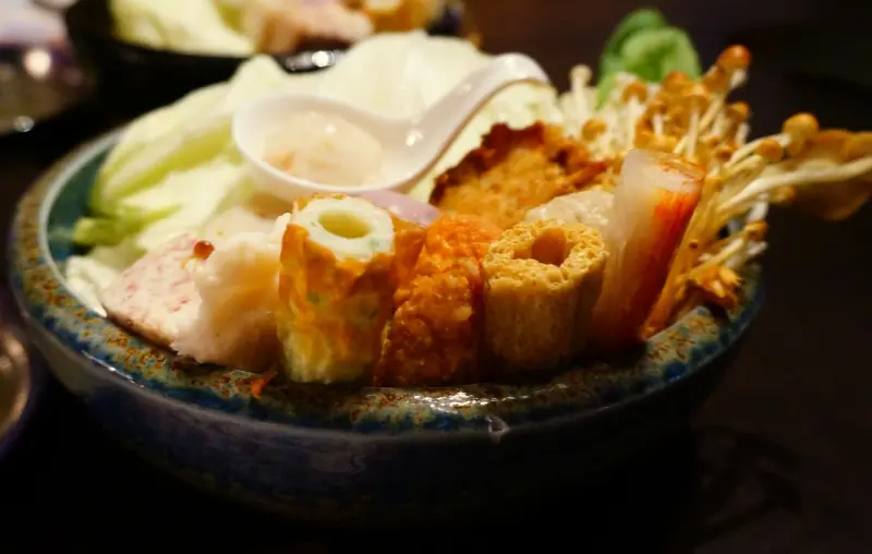 【台北．捷運麟光站】上乘三家-「摩登時尚風。美味竹炭鍋驚豔」              