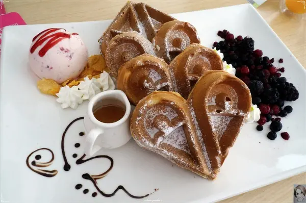 [試吃]台北 捷運忠孝敦化 DDC CAFE~愛心麻糬鬆餅好黏蜜