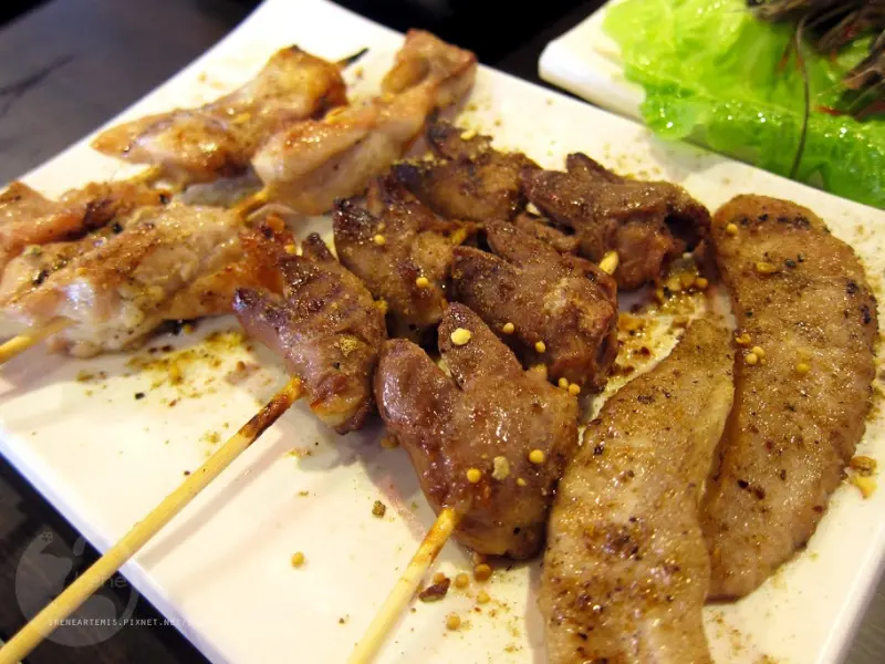 桃園火鍋 | 大漠紅頂級蒙古鍋 ．麻辣鍋串燒吃到飽 / 平價版天香回味鍋