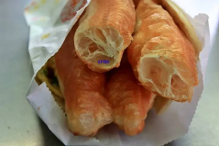 【台北。士林】緊抓住士林人的胃口。必吃的中式人氣早餐店～老張燒餅