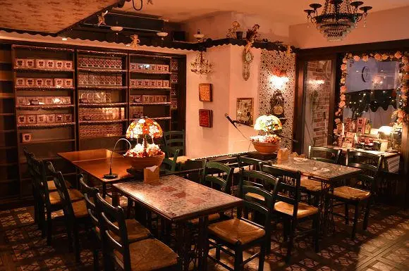 巷弄裡的浪漫饗宴：「Nana chef 傳奇玫瑰花園」