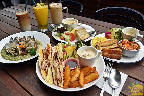 台中勤美草悟道美食。做咖啡。藏身巷弄秘密空中花園 早午餐義式料理很有水準        
      