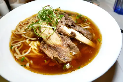 [台北東區] 天下三絕頂級牛肉麵絕對值得嚐上的好滋味 / 捷運忠孝復興站天下三絕