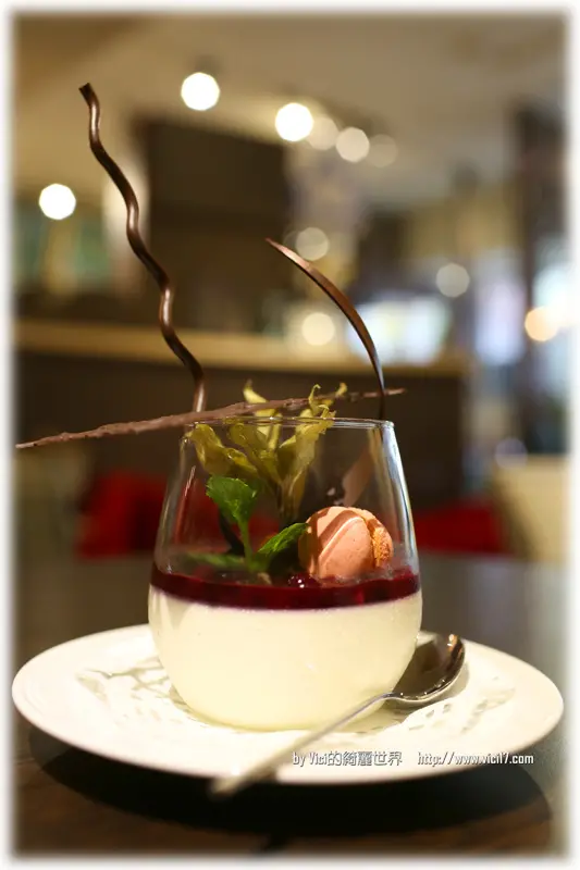 365/10<新北蘆洲>出國拿金牌的甜點魔術師在魚缸咖啡