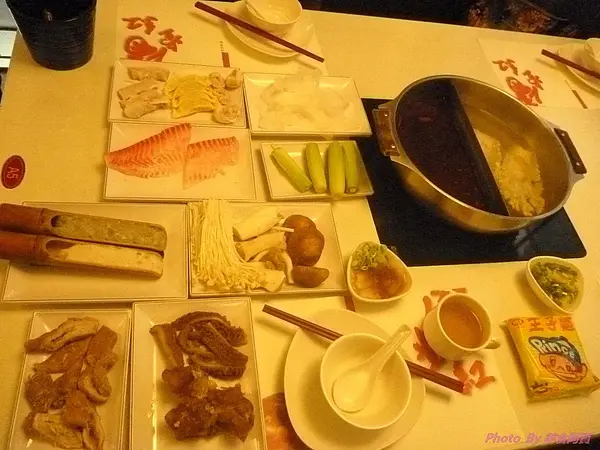 【台北市】冬天暖胃麻辣鍋吃到飽-滿堂紅