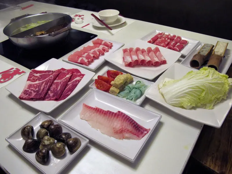 滿堂紅頂級麻辣鴛鴦火鍋(復興店)。在台北吃麻辣鍋的首選!