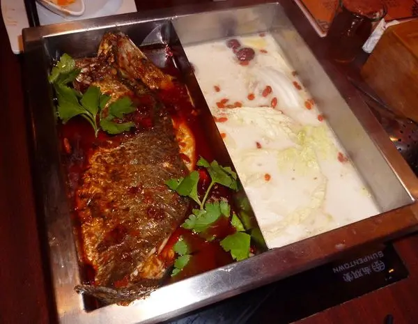 鹹,香,麻,辣--紅門宴四川麻辣鴛鴦火鍋体驗心得