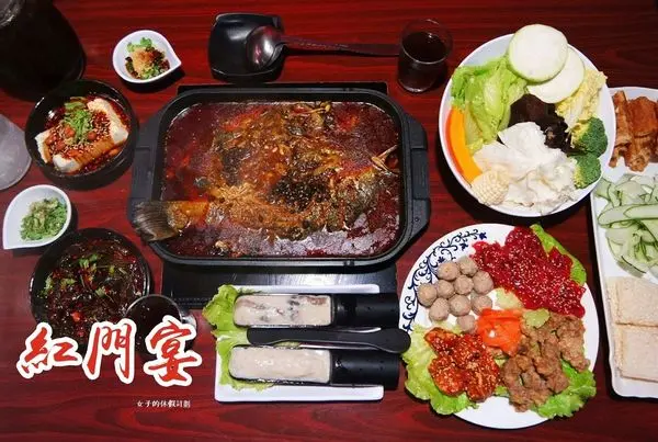 紅門宴川味麻辣火鍋 | 新店南勢角 | 來自四川道地烤魚火鍋二吃|烤魚|鴛鴦鍋|麻辣火鍋|▲女子的休假計劃▼