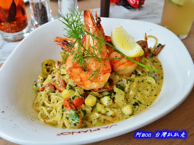 <台中西區>食記:Vapiano~來自歐洲的知名連鎖義式餐廳，推薦松露起士火腿披薩、香辣奶綠鮮蝦義大利麵、草莓奶酪