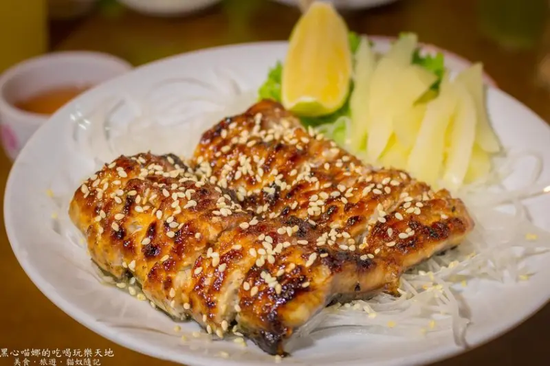 高雄苓雅︱久田日本料理　每桌必點現烤鰻魚，在地二十多年的不起眼小店，下班小酌好去處！